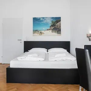 Superb 7br Shared Apartment- Near Hauptbahnhof Apartment