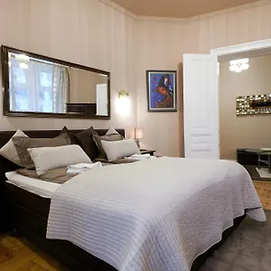 Urban Downtown Center Apartment